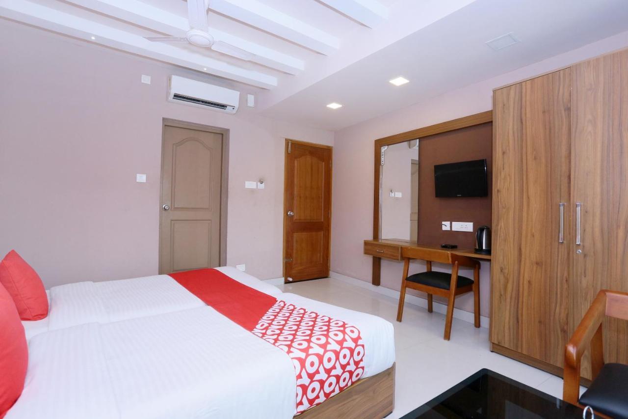 Oyo Flagship 25093 Hotel Thamam Коччи Экстерьер фото