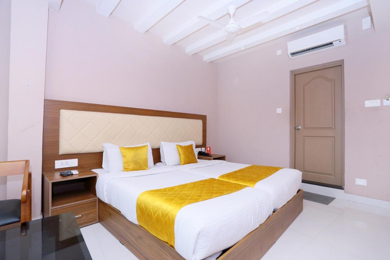 Oyo Flagship 25093 Hotel Thamam Коччи Экстерьер фото