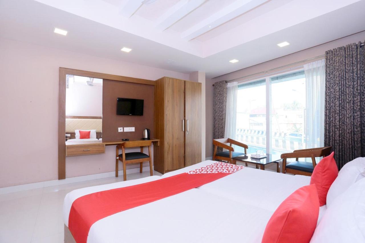 Oyo Flagship 25093 Hotel Thamam Коччи Экстерьер фото