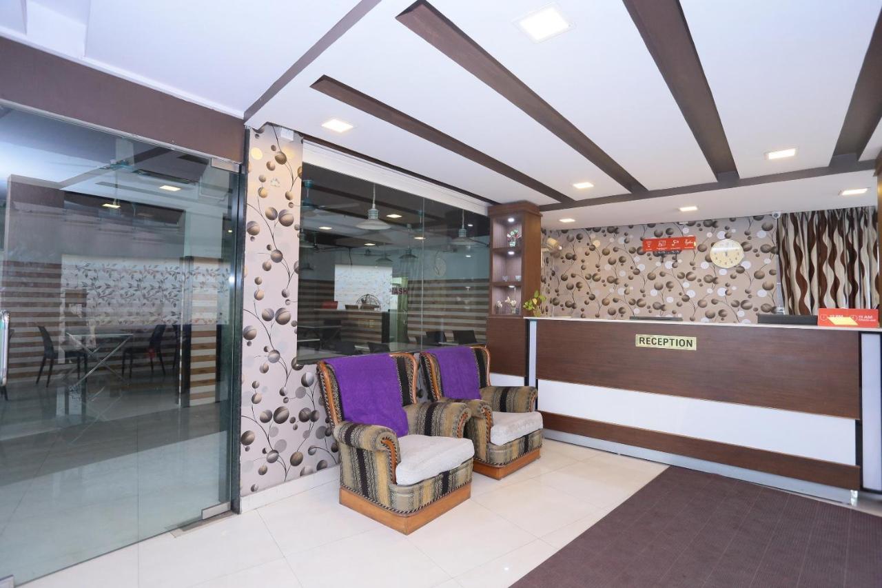 Oyo Flagship 25093 Hotel Thamam Коччи Экстерьер фото