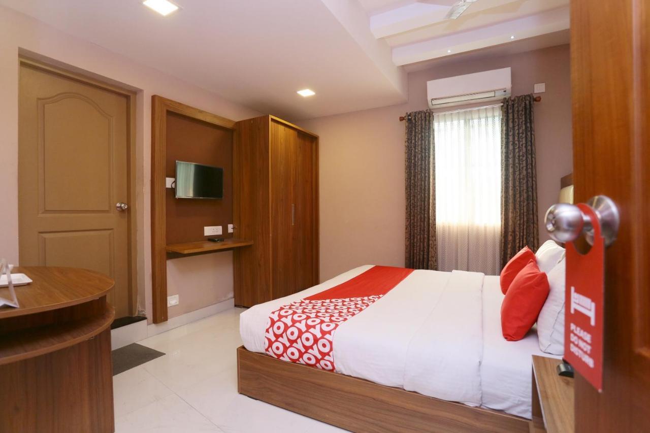 Oyo Flagship 25093 Hotel Thamam Коччи Экстерьер фото