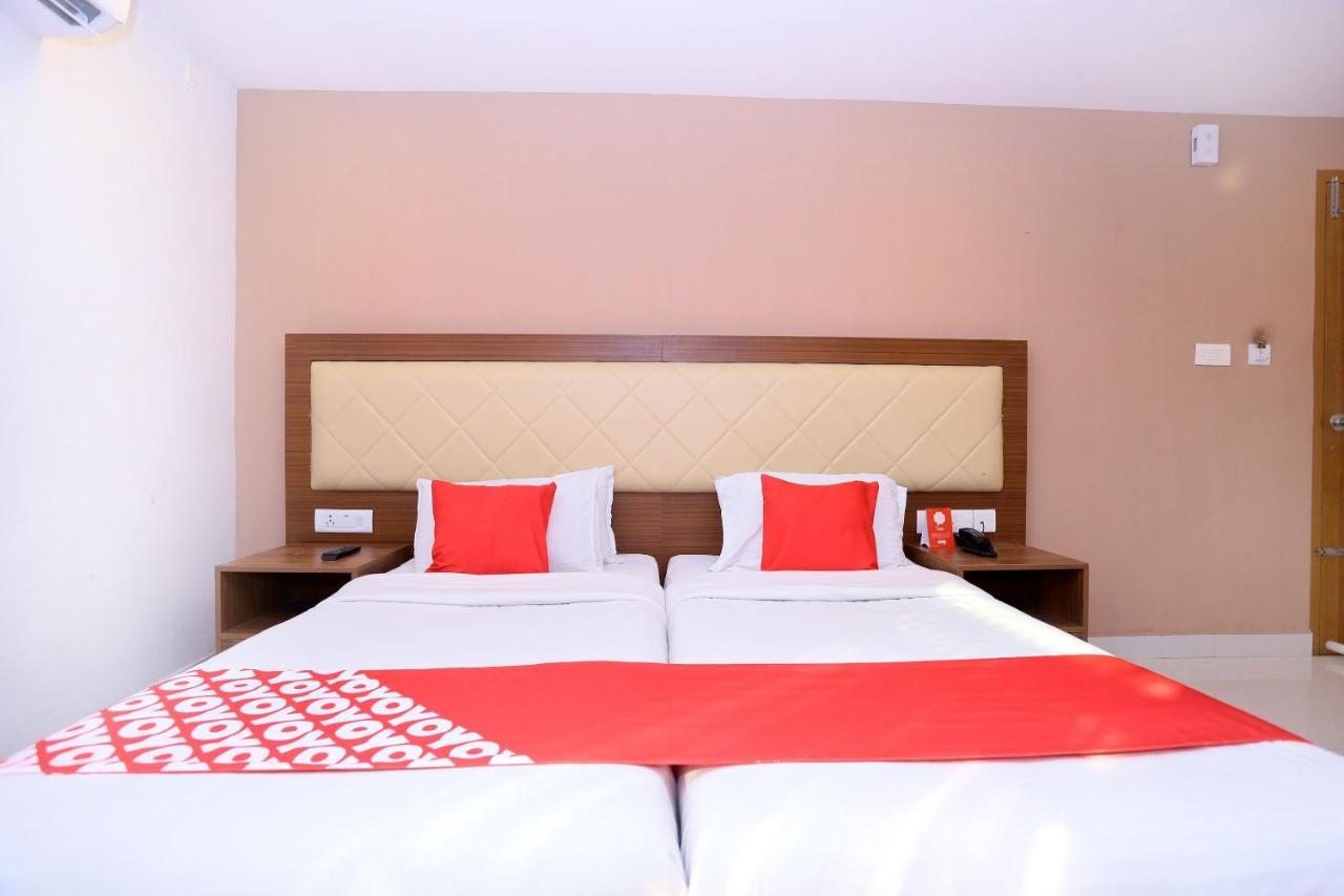 Oyo Flagship 25093 Hotel Thamam Коччи Экстерьер фото